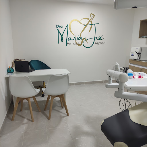 Dentista María José Hernández Reyther