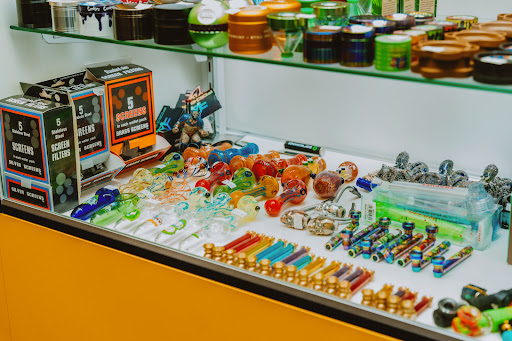 Cali Tobacconist - Thumbnail