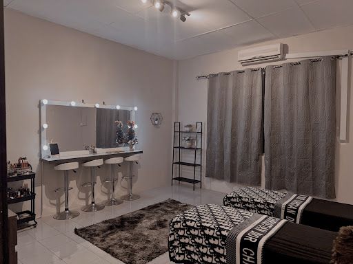 Makeuplicious studio