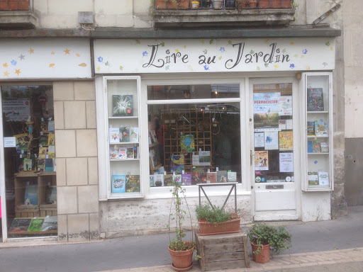 Lire au Jardin