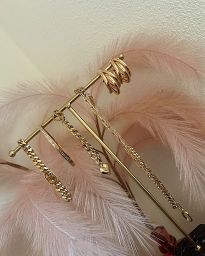 Amila jewelry