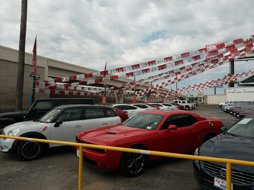 Red McCombs Drive Away Motors CENTRAL - Thumbnail