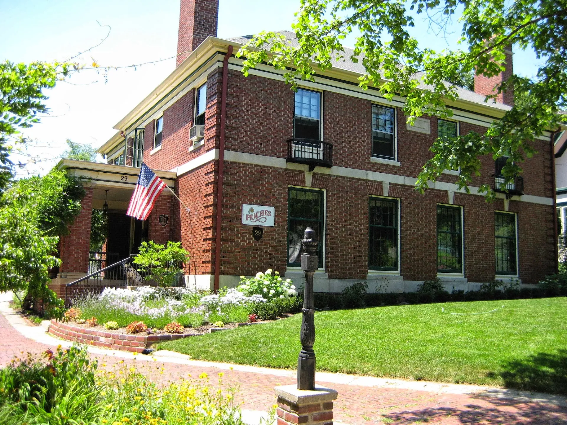 Peaches Bed & Breakfast Ltd