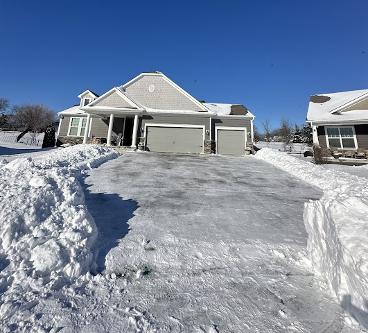 Gallery of Side Bros KC LLC in  - Verified Pressure Washing Service nearby.