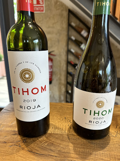 Bodegas TIHOM - Visual