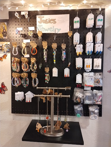 Chrysalis Gallery - Visual