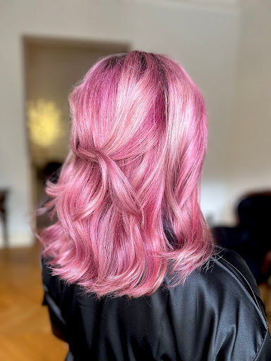 WILCZA HAIR AND BEAUTY - studio fryzur