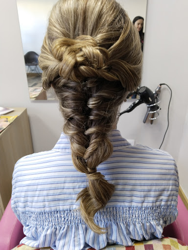 Rebeka Peluquría-Unisex