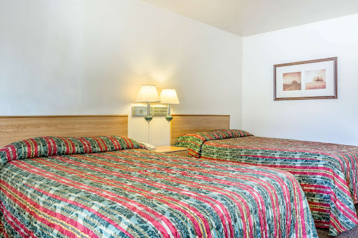 Rodeway Inn Magic Mountain Area - Thumbnail