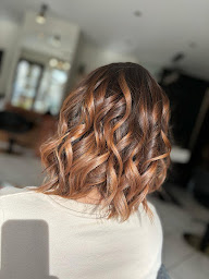 Photo n°13 de ELEKI coiffure à Tours (Salon de coiffure)