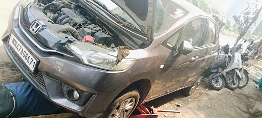 Car repair service available in Goregaon East Mumbai! post image