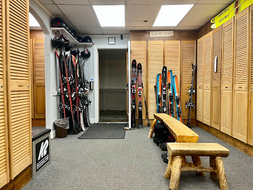 8150 Ski Shop - Thumbnail