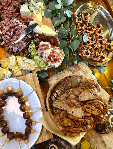 FOOD BUILDING by null