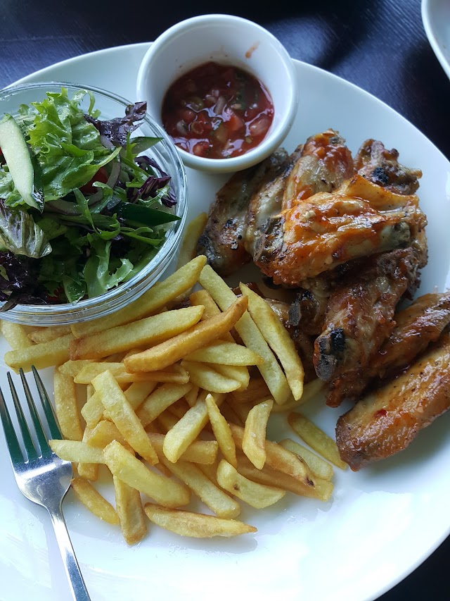 Grand Khaan Irish Pub