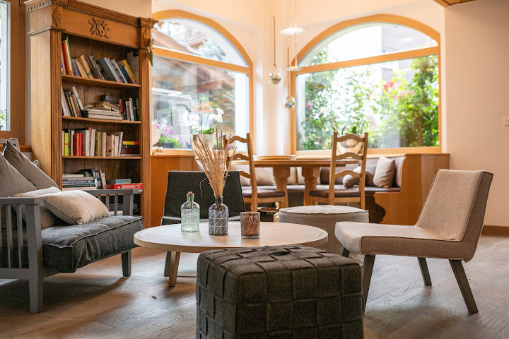 Hotel Chesa Valese by null