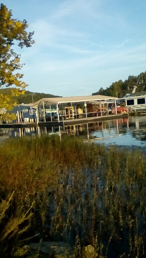Floaters Restaurant & Grill - Thumbnail