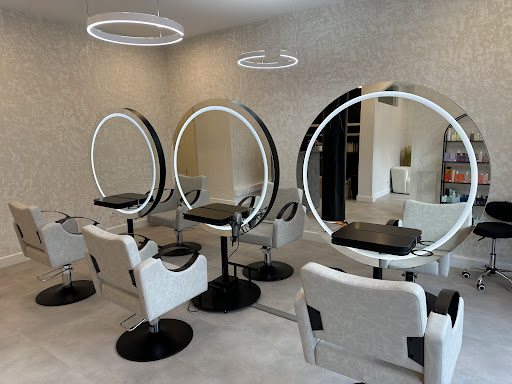 The Makeover - Hair & Make Up Studio