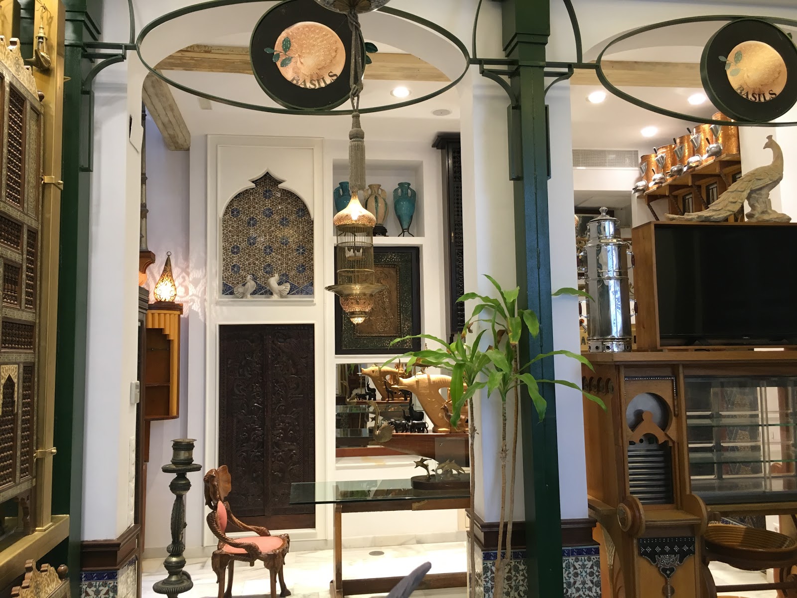 Jaarlijks Buitenlander monteren Visit The Unique World of Basil Al Bayati on your trip to Malaga