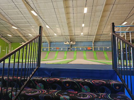 Jumping World - Visual