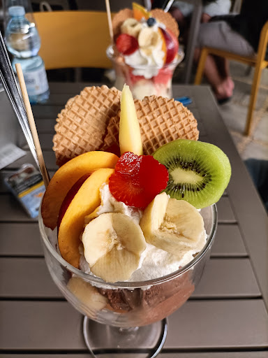 Gelateria Almalu Gallery - Italy