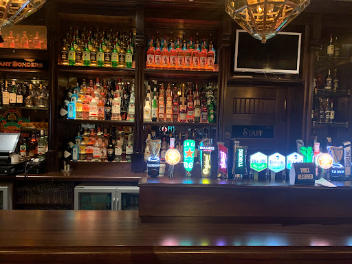 Pat Carroll's Bar & Beer Garden | OFF license
