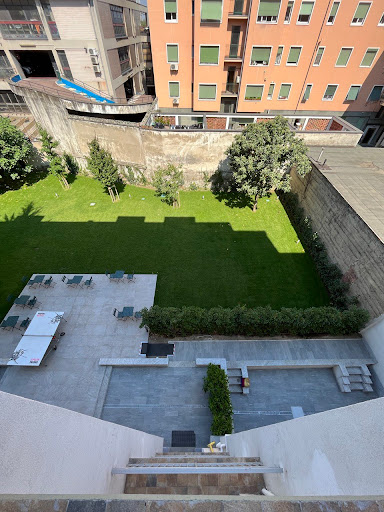 RooFinders Milan - Visual