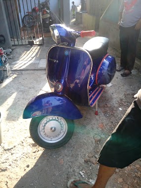 Bengkel Vespa Riki, Author: izzy #