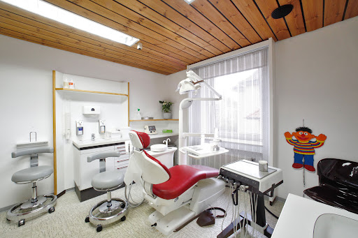 Dr. med. dent. Carsten Hilbk Logo