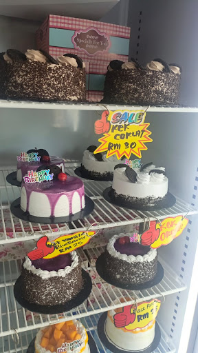 Kek Dan Bouquet Bajet Fatihah Azmi