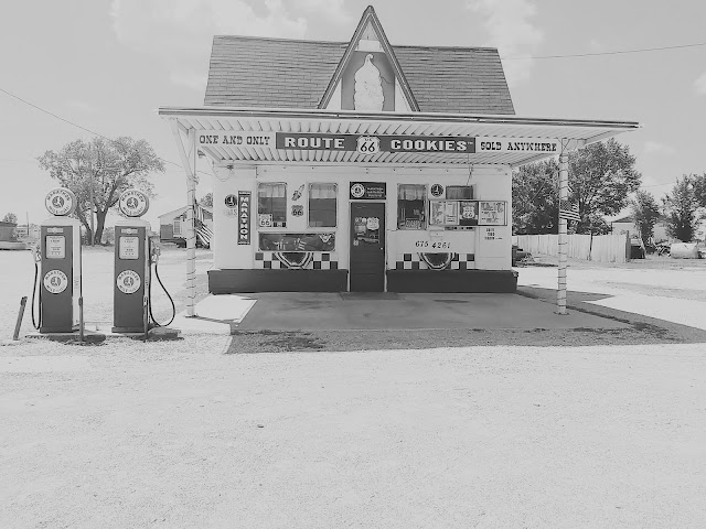 Historic Route 66 - Allen's Conoco Fillin' Station