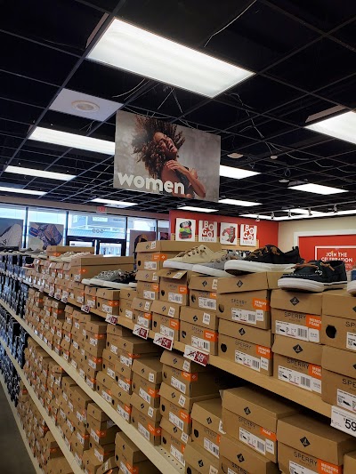 Famous Footwear Outlet