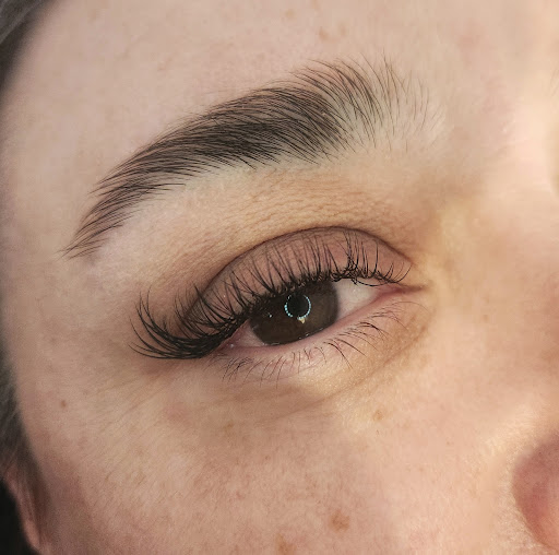 ML BEAUTY ARTIST : ESTHÉTICIENNE / PO / EXPERTE REGARD À VOTRE DOMICILE 06 ET MONACO