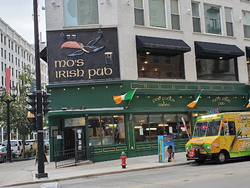 Mo's Irish Pub Milwaukee - Thumbnail