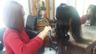 Photos of D'Nafa Salon