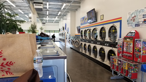 Soaps N Suds Laundromat & Car Wash Logo