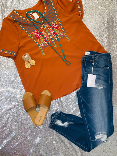 Rustic T Boutique - Visual