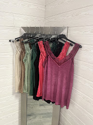 Photo n°4 de Boutique Guenaelle Verdin à Saint-Étienne-de-Cuines (Magasin de vêtements)