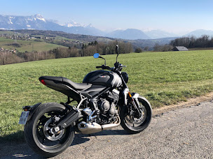 Photo n°12 de Moto-Plaisir Location Rental à Ville-la-Grand (Agence de location de motos)