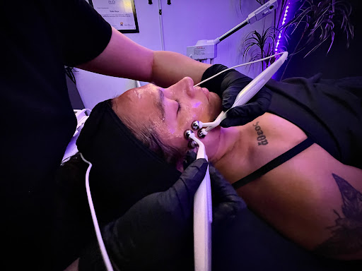 MalRoe Esthetics - Thumbnail