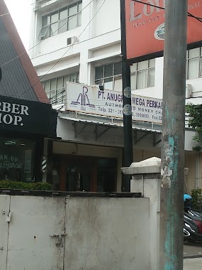 Di Bawah Pohon Barber & Shop, Author: Muhammad Abduh