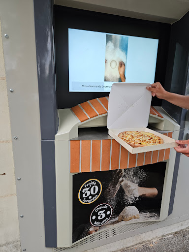Distributeur Automatique Pizzas 24/24 7/7 Hôtel Relais du Loir - Thumbnail