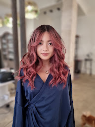 Photo n°36 de Jenny & Paola Atelier - coiffeur Paris 17e - Soin TOKIO - Extensions Great length - Balayage Ombré Hair - Lissage Brésilien à Paris (Salon de coiffure)