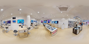 Photo n°11 de Boutique SFR Saint Genis Laval à Saint-Genis-Laval (Opérateur téléphonique)