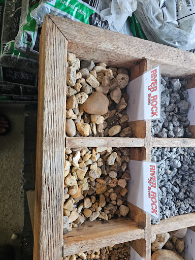 Edgewater Yard Shop - Visual