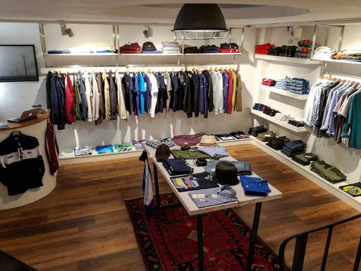 Reverse Clothing Store - Visual