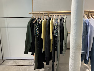 Photo n°9 de Maison Standards à Paris (Magasin de vêtements pour hommes)