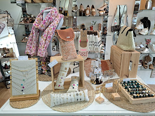 Photo n°3 de Romance chaussures à Selles-sur-Cher (Magasin de chaussures)