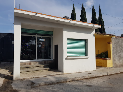 Yaaz Make Up Studio