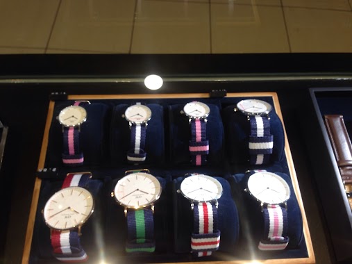 DW Daniel Wellington, Author: ade mawardi