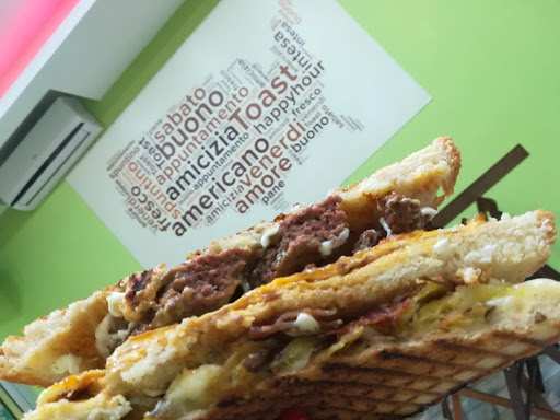 Toastery House - Visual